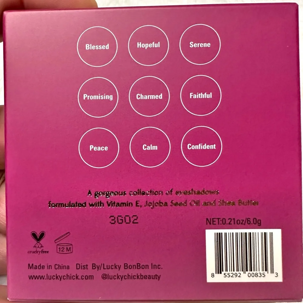 NIB Lucky Chick Daydreams Eyeshadow Palette Full Size 6g